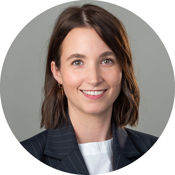 Frau Nadine Schmitt
